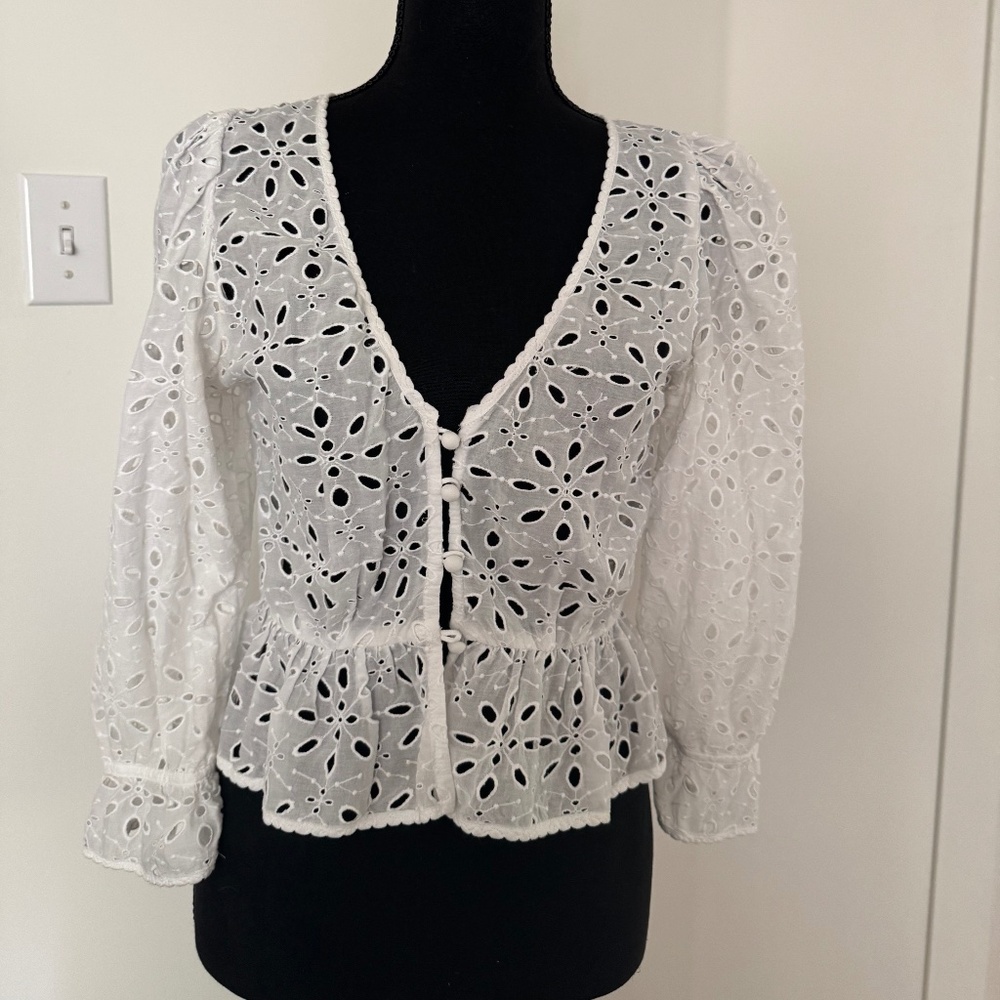 Wilfred Aritzia White Eyelet Lace Peplum Blouse Top